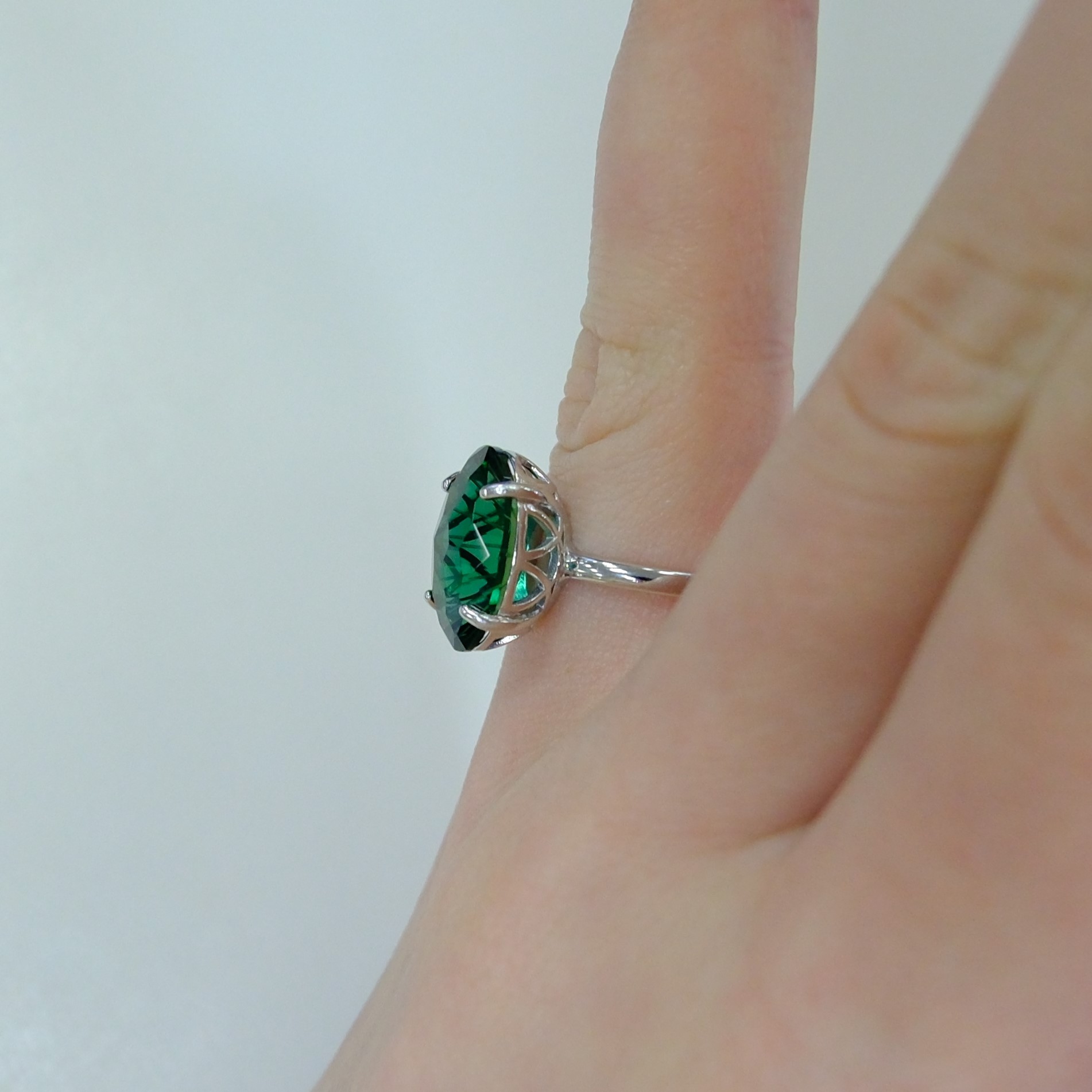 Серебряное кольцо с празиолитом
